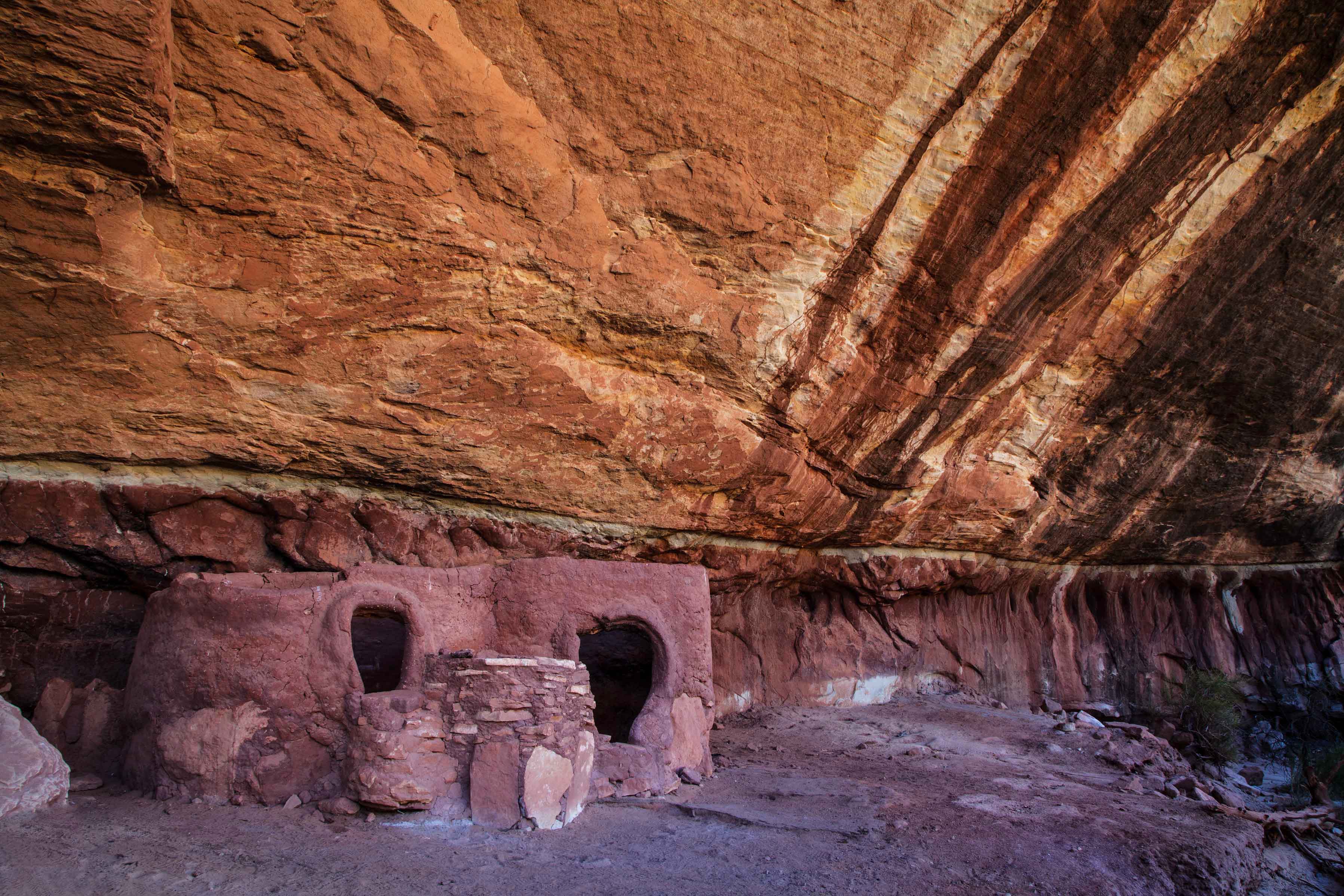 The Horse Collar Ruin in White Canyon within Natural Bridges National Monument, Utah. The small rooms
shown here are granaries for storing food, but other parts of this Ancestral Pueblo cliff dwelling are for habitation.